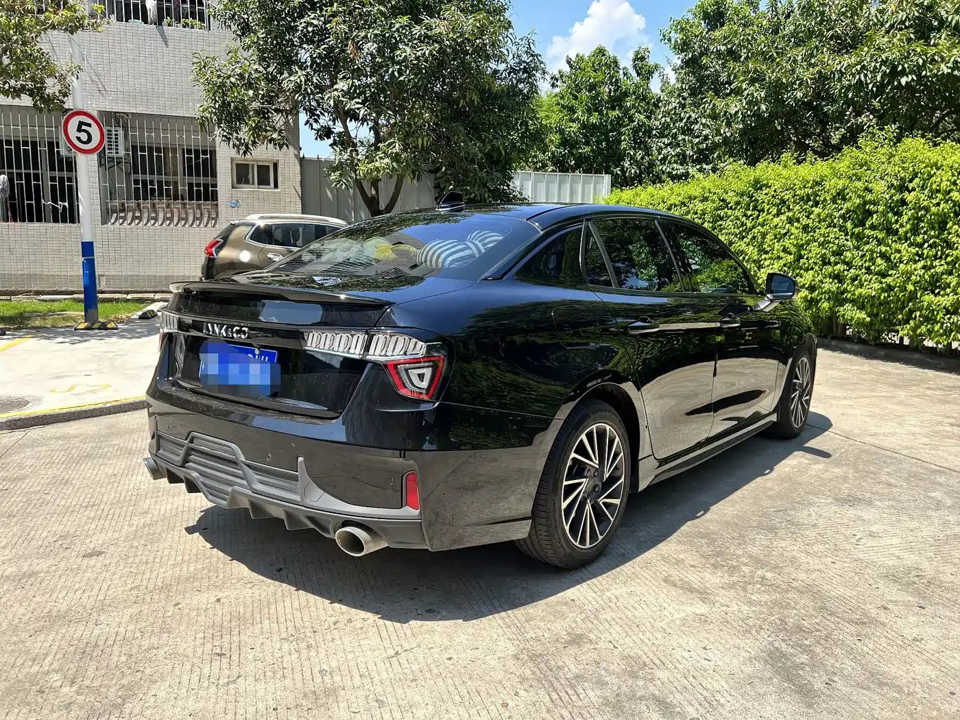 Lynk & Co 03 2021 1.5TD DCT Jin Pro фото 5