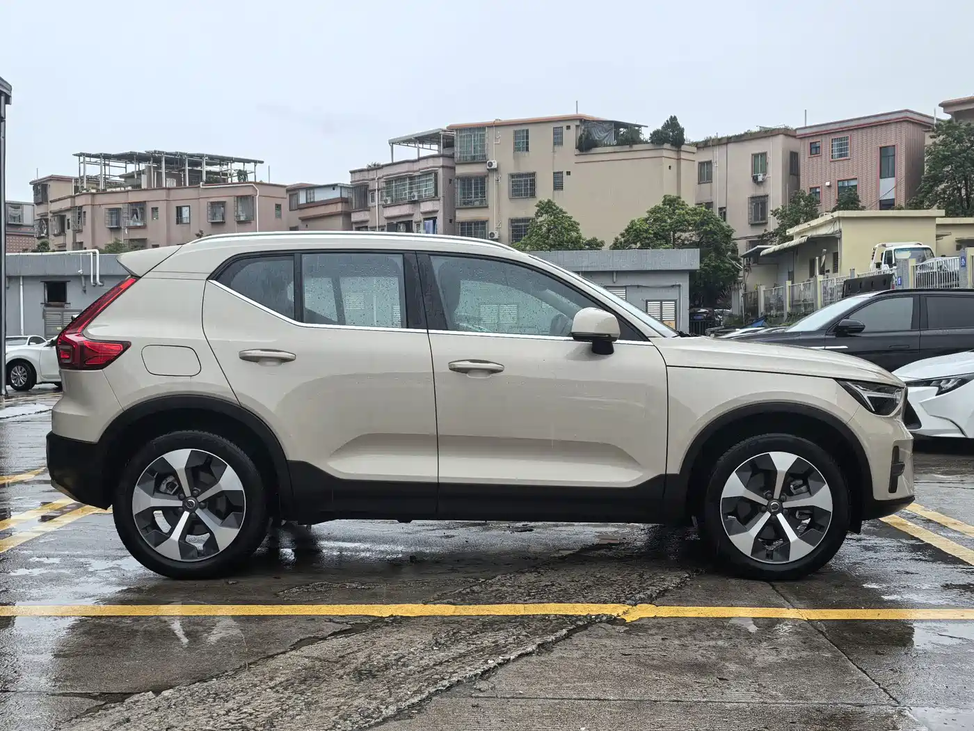 2024 Volvo XC40