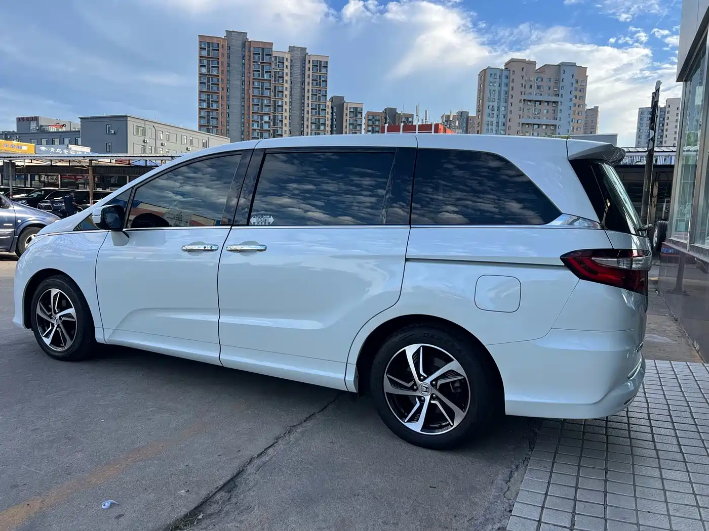 Фото 15 - Honda Odyssey