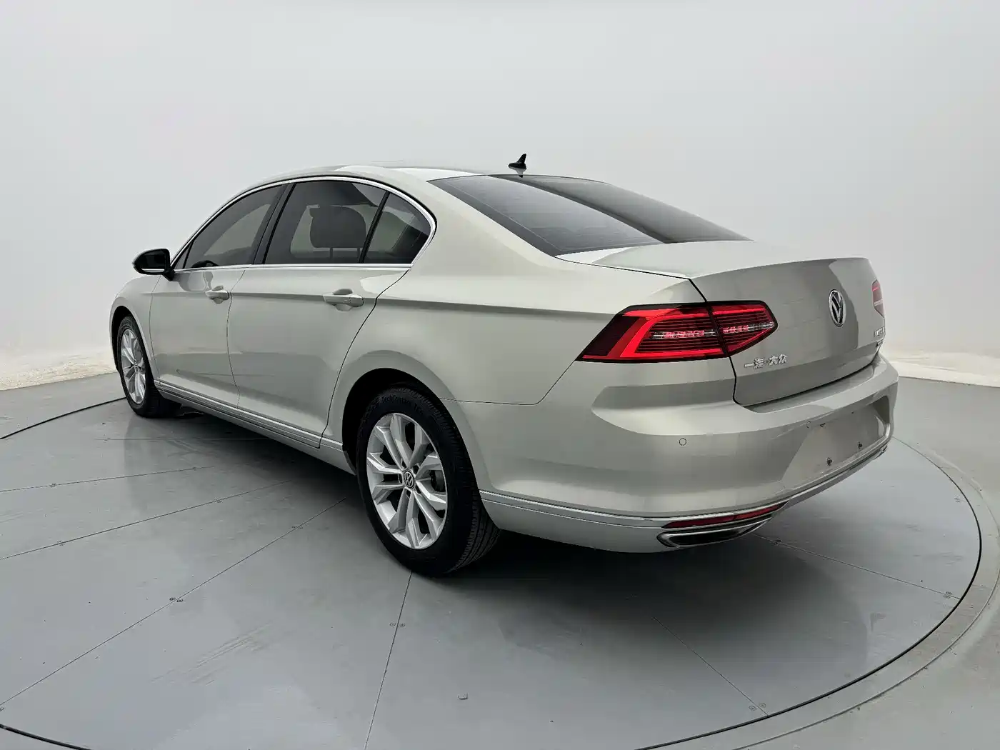 Volkswagen Magotan 2019 380TSI DSG Luxury China V фото 7