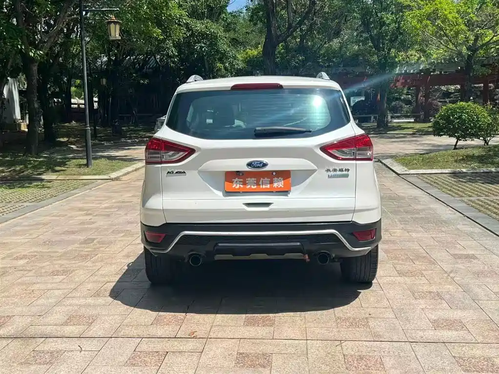 Фото 8 - Ford Kuga