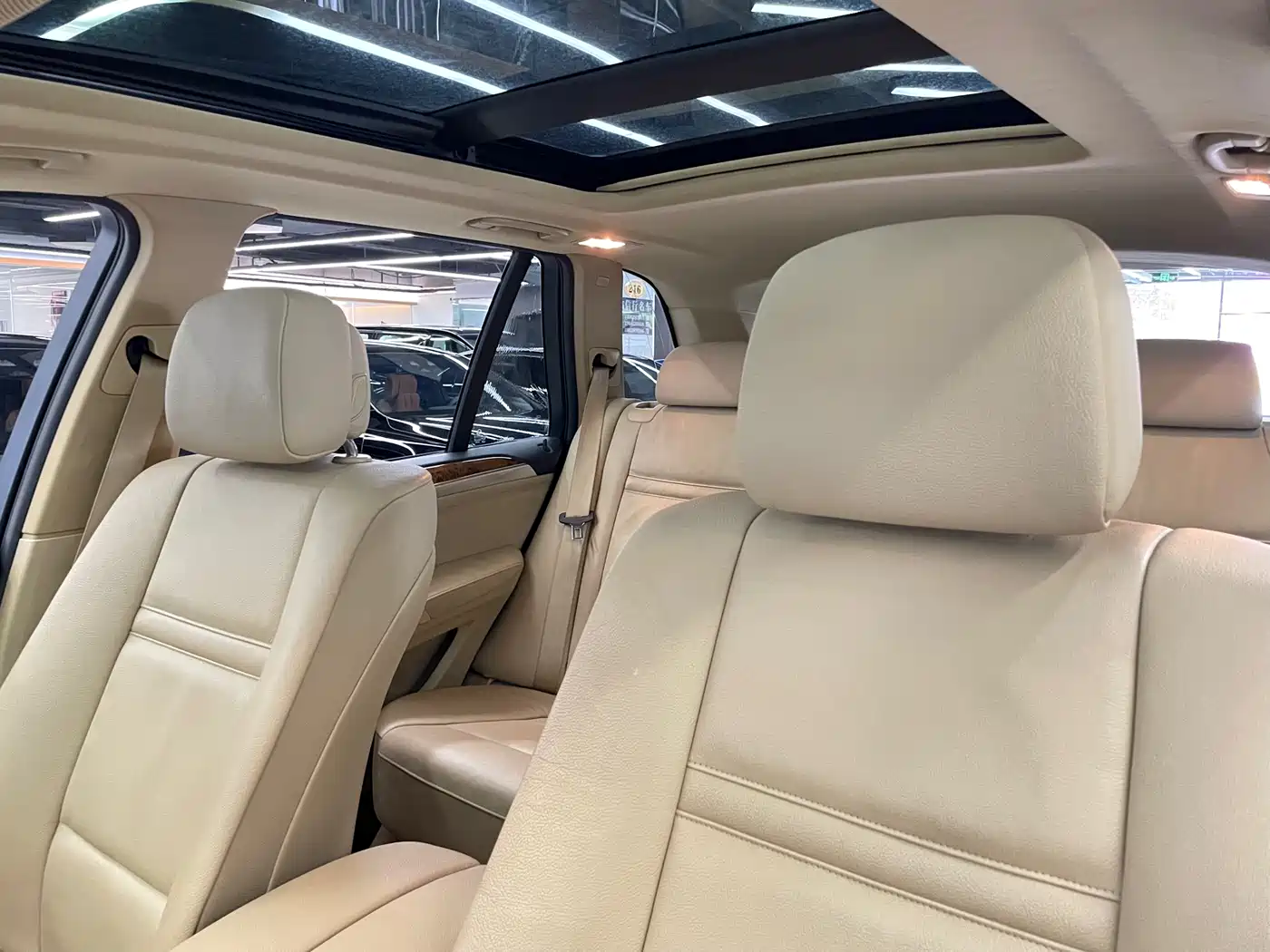 BMW X5 (Import) 2011 xDrive35i Leading Edition фото 27