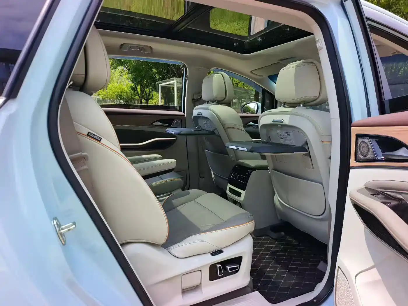 Dongfeng Fengxing Fengxing Yacht 2023 2022 1.5T DCT Wave Chaser Edition