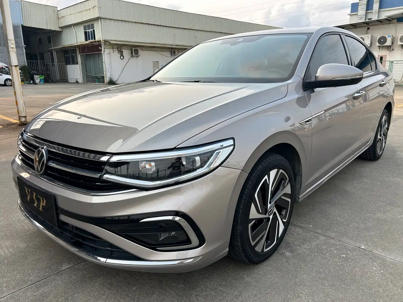 VOLKSWAGEN BORA
