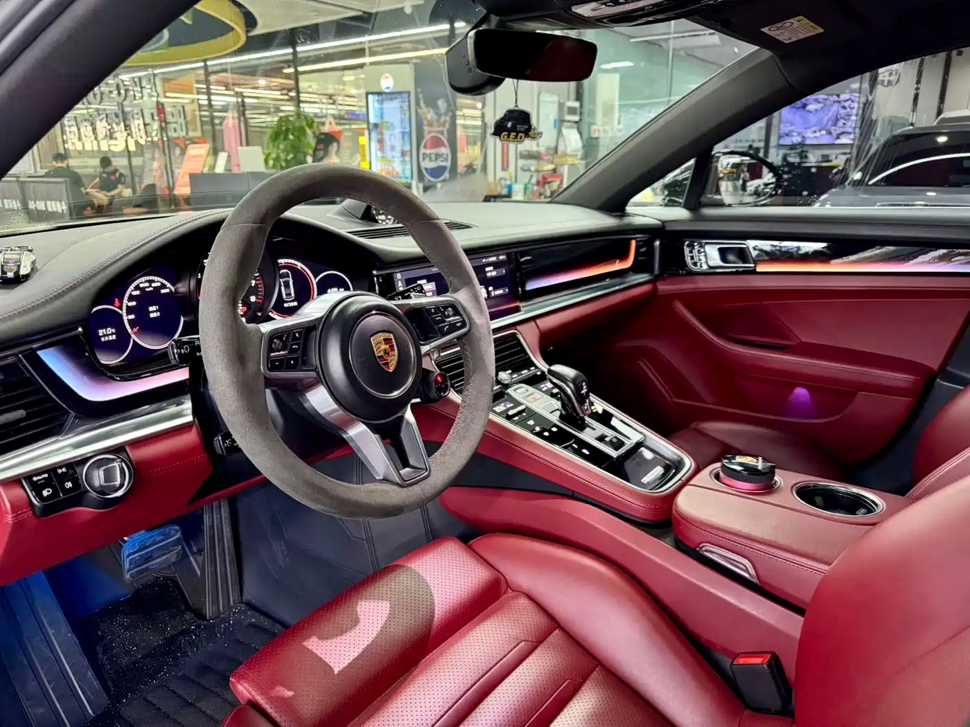 Porsche Panamera 2020 Panamera 10th Anniversary Edition 2.9T фото 3