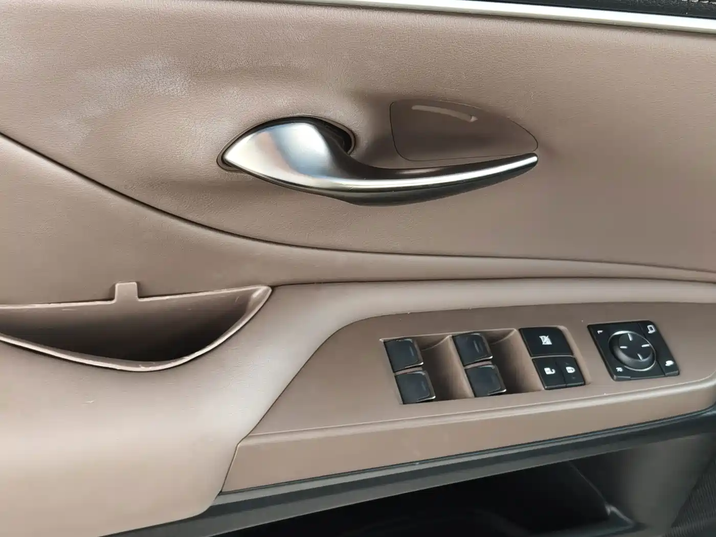 Lexus ES 2026 2025 300h Ultimate Edition