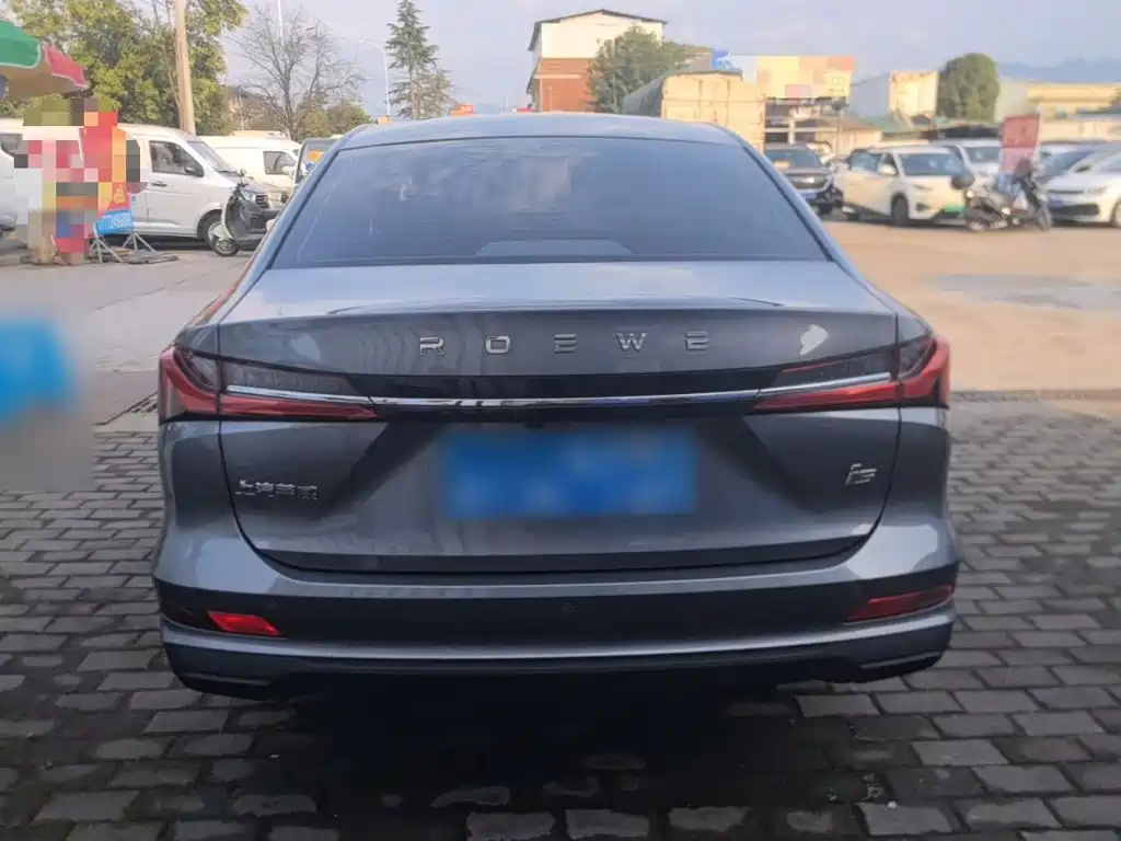 Фото 6 - Roewe i5