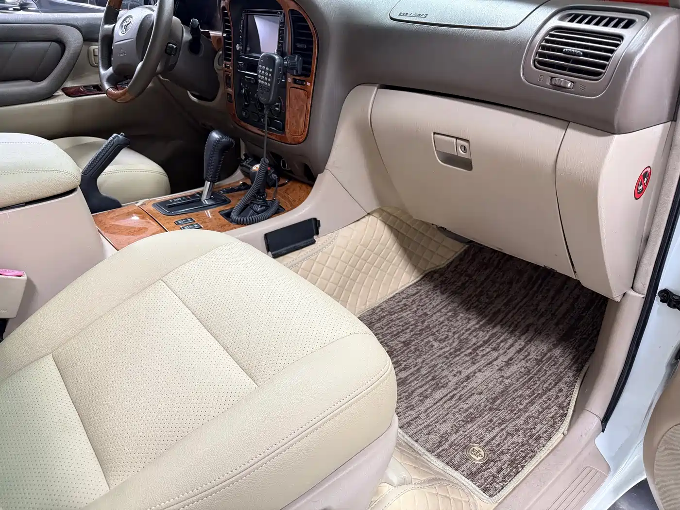 Toyota Land Cruiser (Import) 2002
