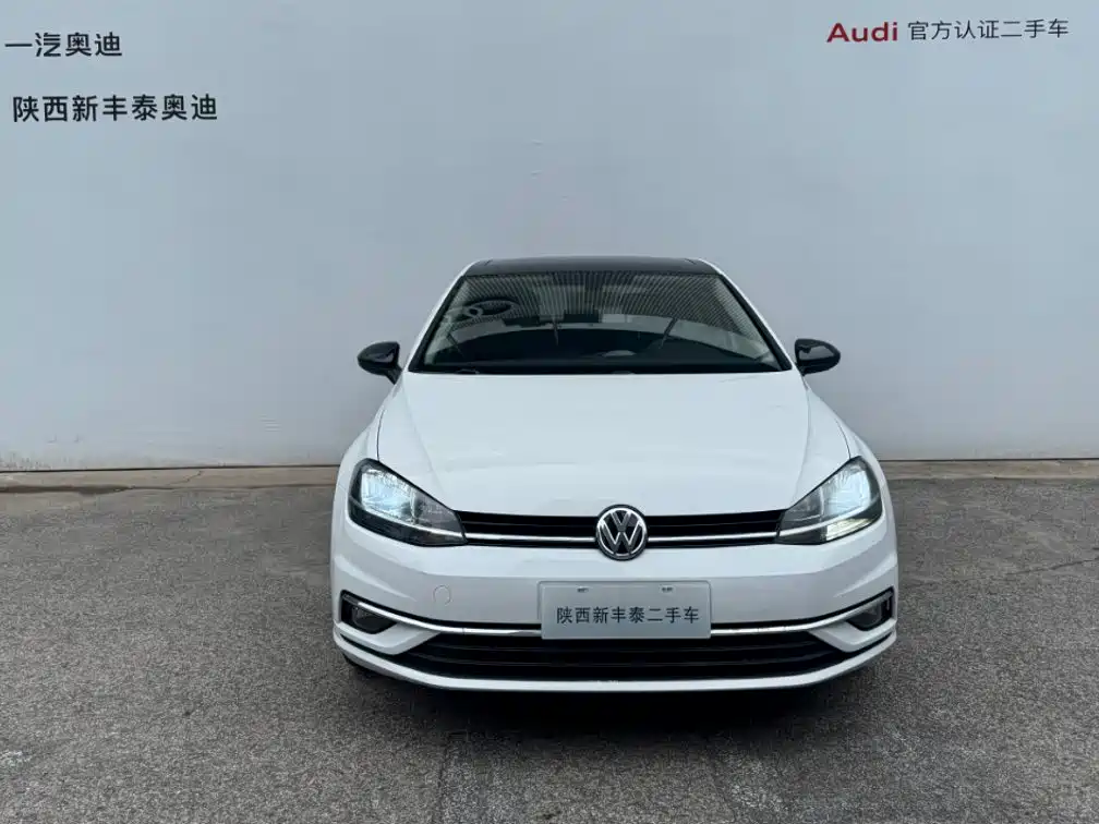 Фото 2 - Volkswagen Golf