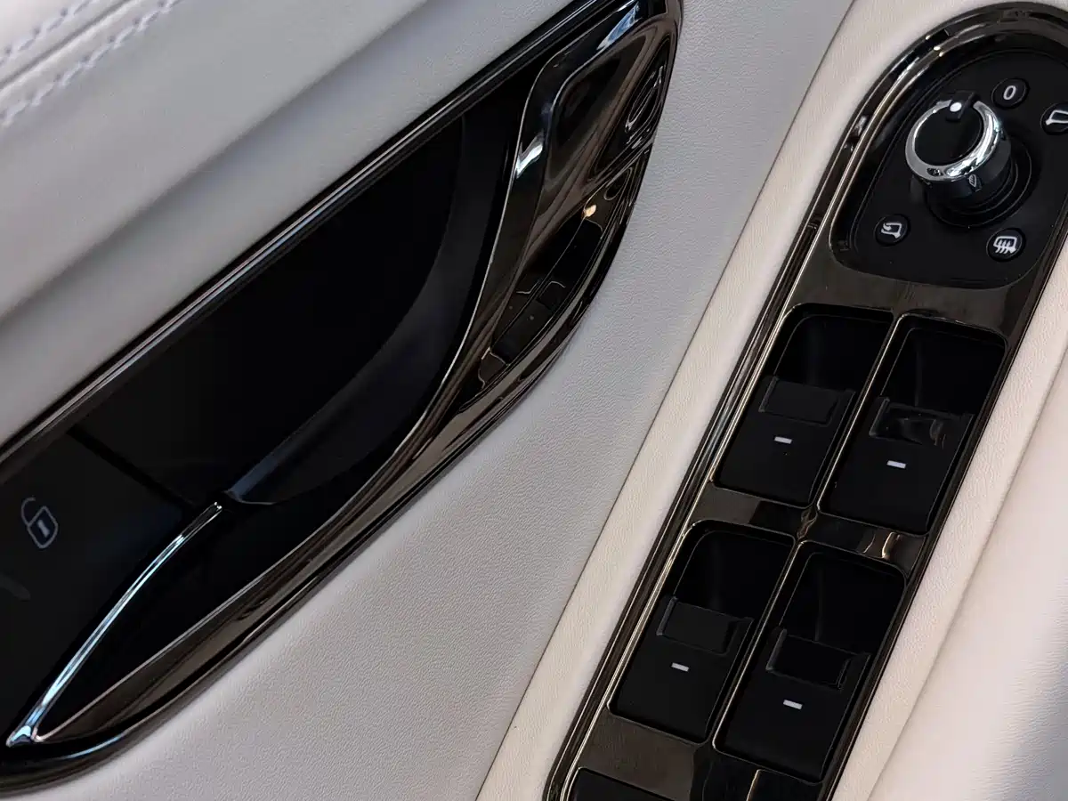 Bentley Continental Plug-in Hybrid 2026 GT Base Model фото 14