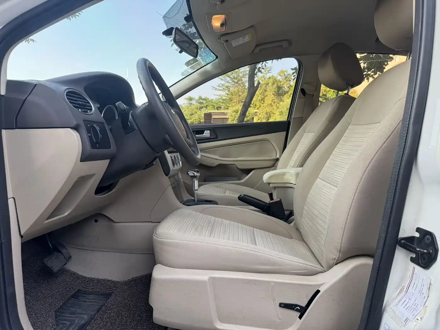 Ford Focus 2014 2013 Sedan Classic 1.8L Automatic Base