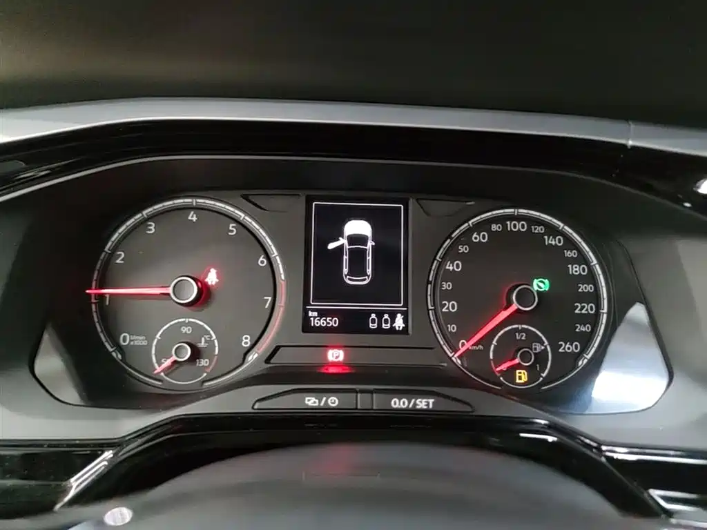 VOLKSWAGEN POLO