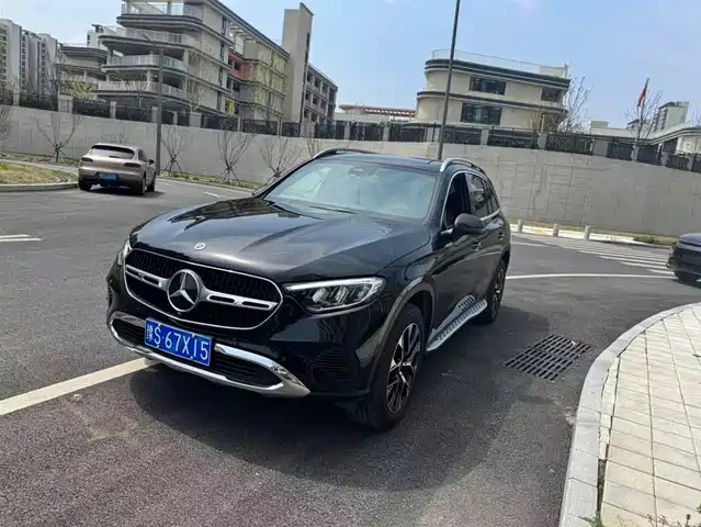MERCEDES-BENZ GLC