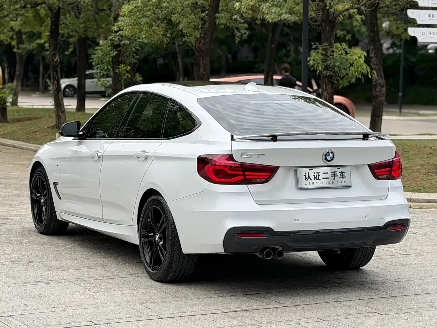 BMW 3 Series GT 2019 320i M Sport Model фото 16