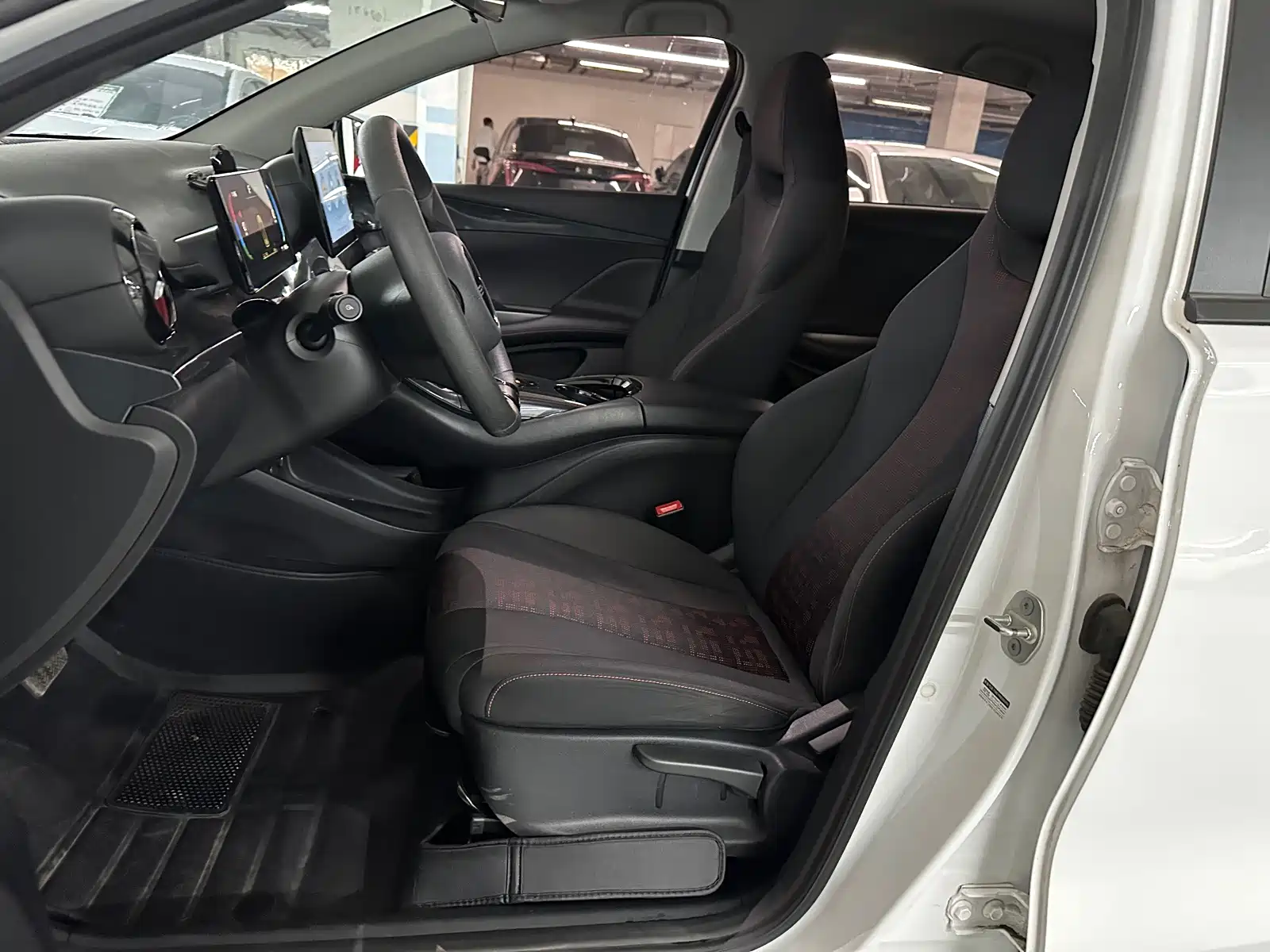 Фото 8 - BYD e2