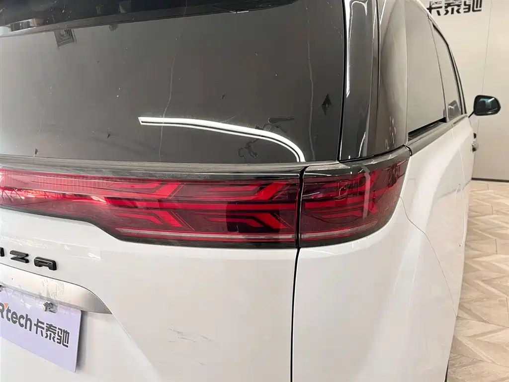 Denza D9 2025 DM-i Smart Drive Edition 1020 AWD Premium фото 10