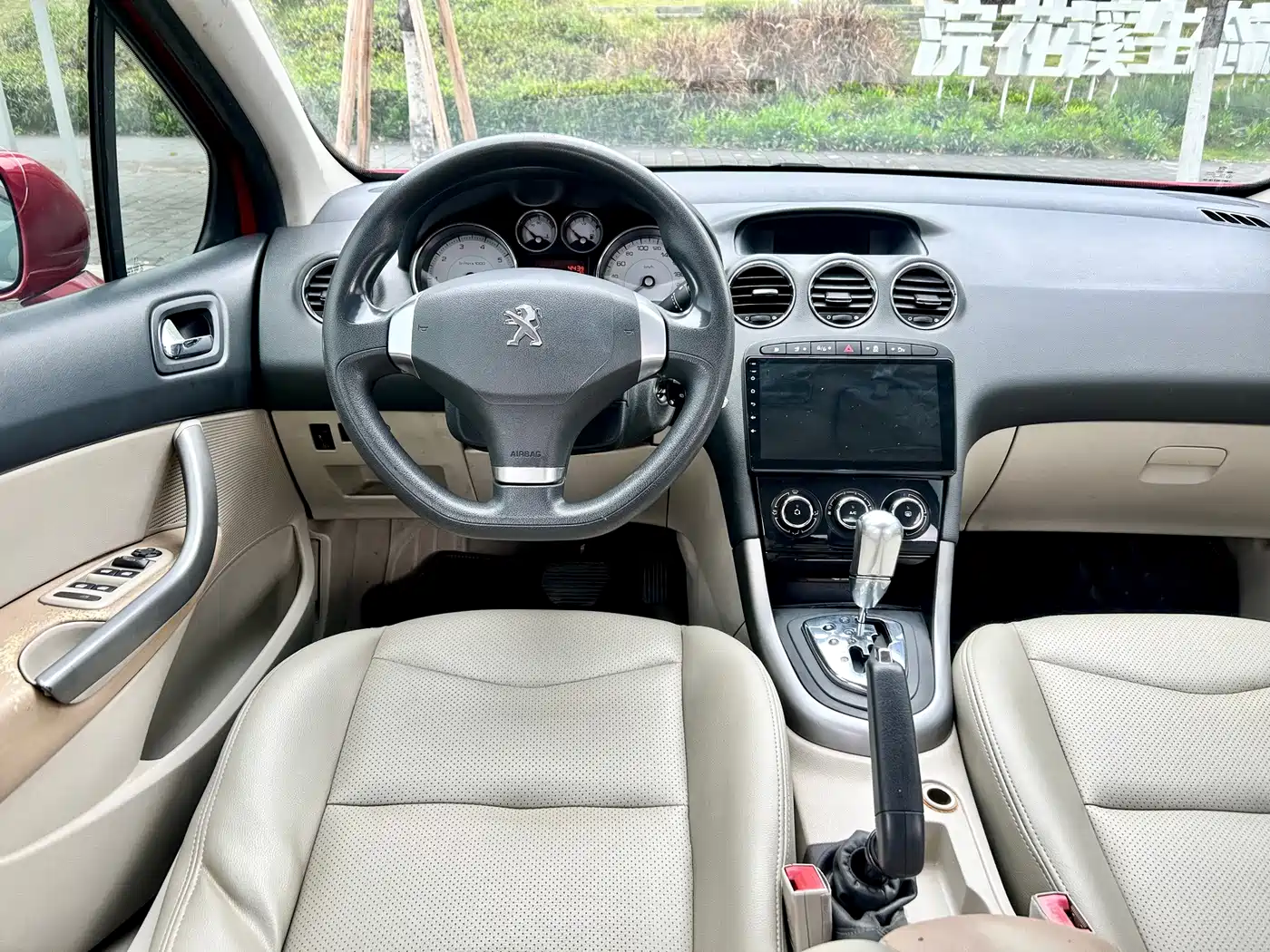 Фото 17 - Peugeot 408