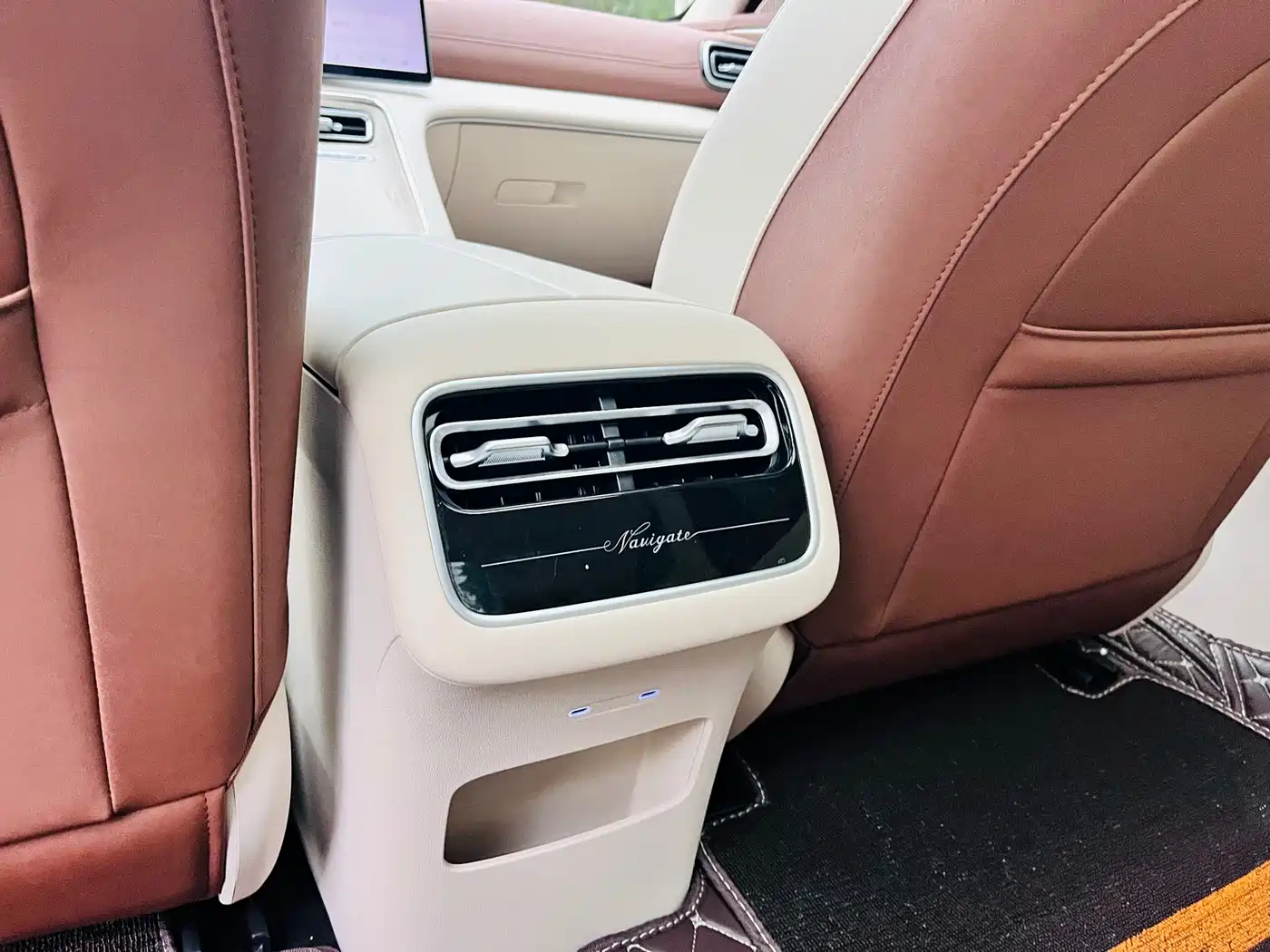 Chery Fengyun Fengyun A9L 2025 2025 Model 260 Extended Range Premium Edition