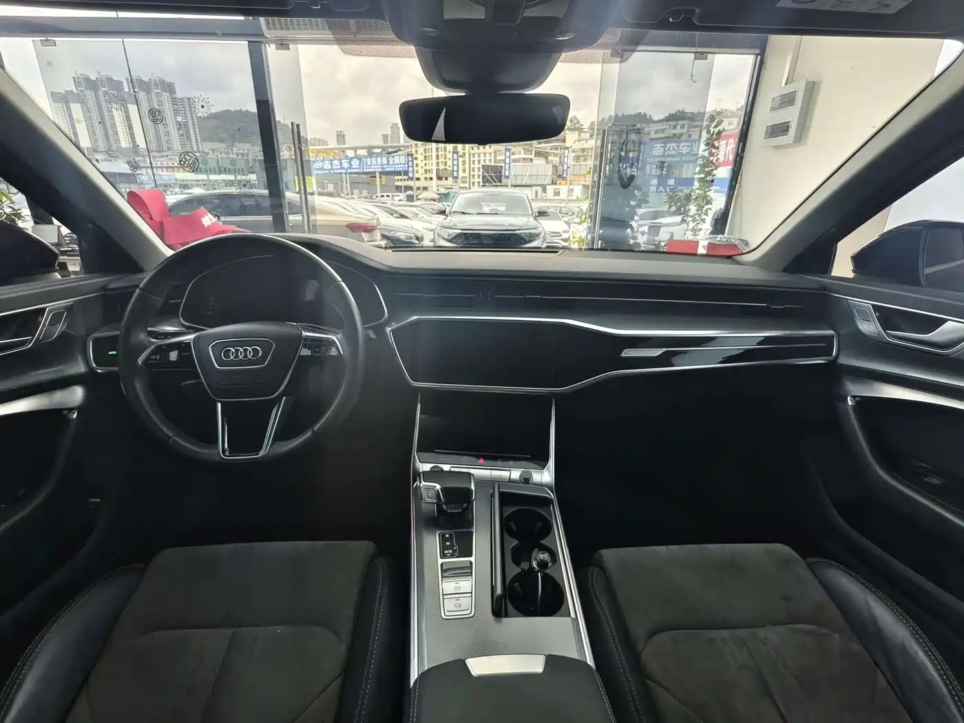 Фото 8 - Audi A6L
