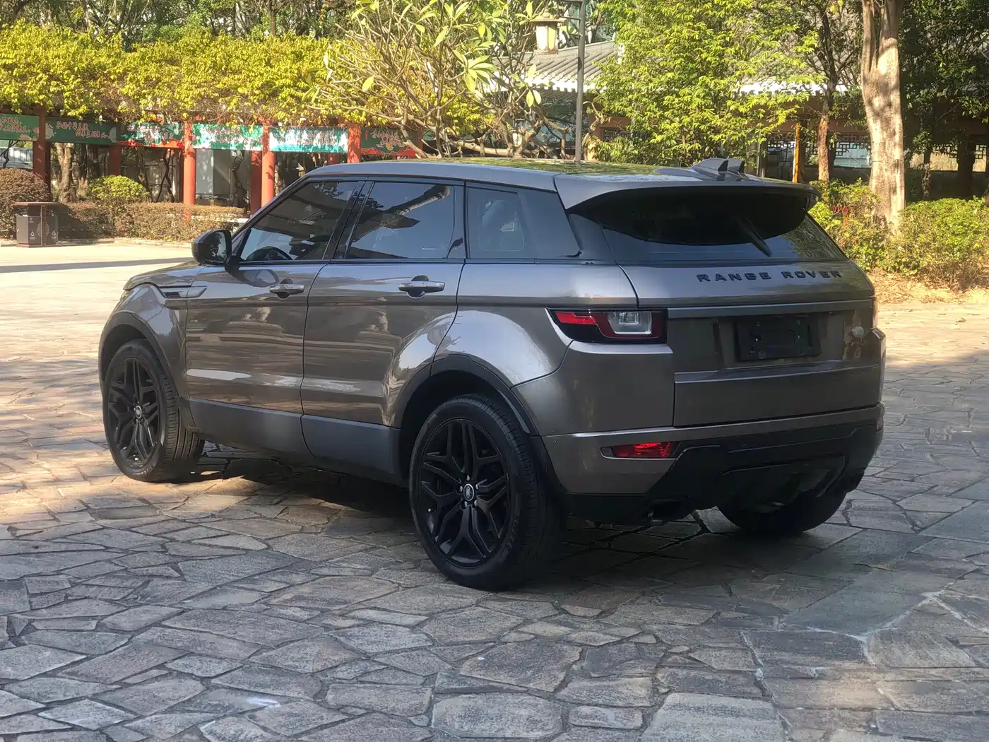 Land Rover Range Rover Evoque 2017 2.0T SE Smart Shine Edition фото 5