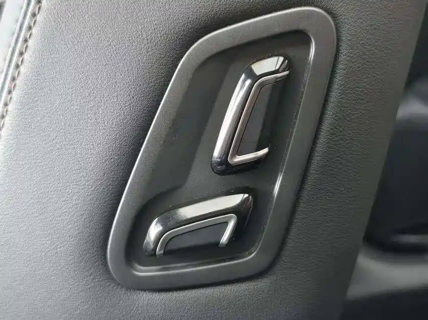 Volkswagen Magotan 2023 Model 2 Million Commemorative Edition 330TSI DSG Luxury фото 5