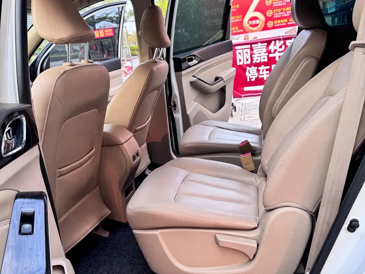 Фото 10 - Baojun 730