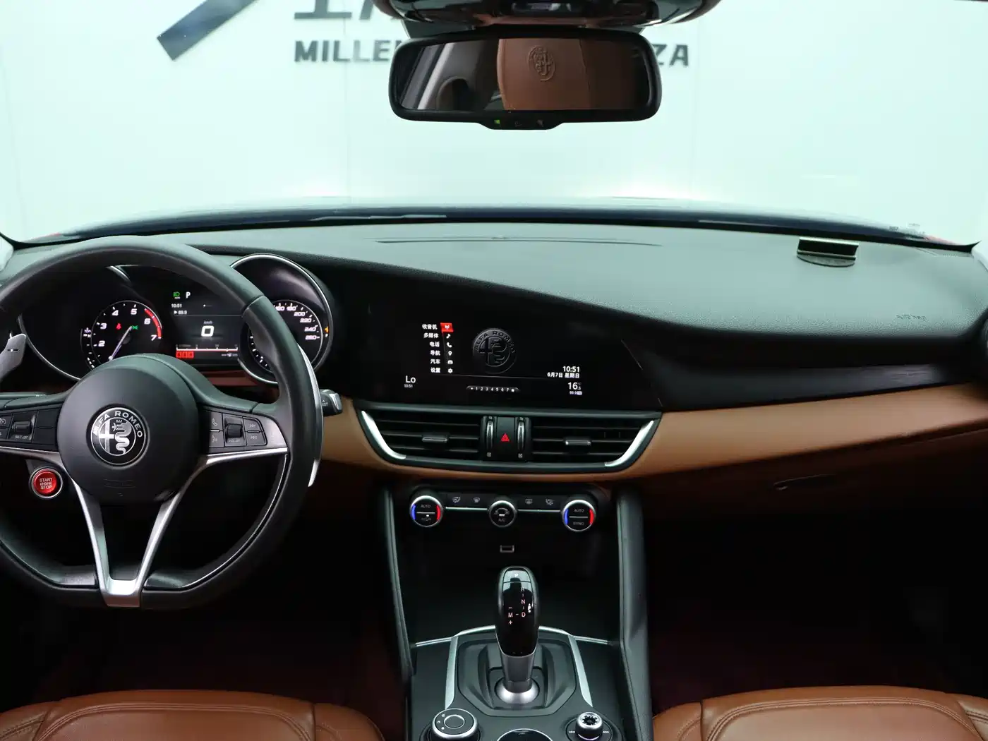 Alfa Romeo Giulia 2019 2017 2.0T 280HP Luxury Edition