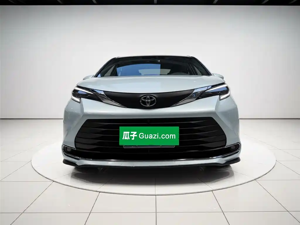 Toyota Sienna 2024 2.5L Hybrid Comfort Edition фото 24