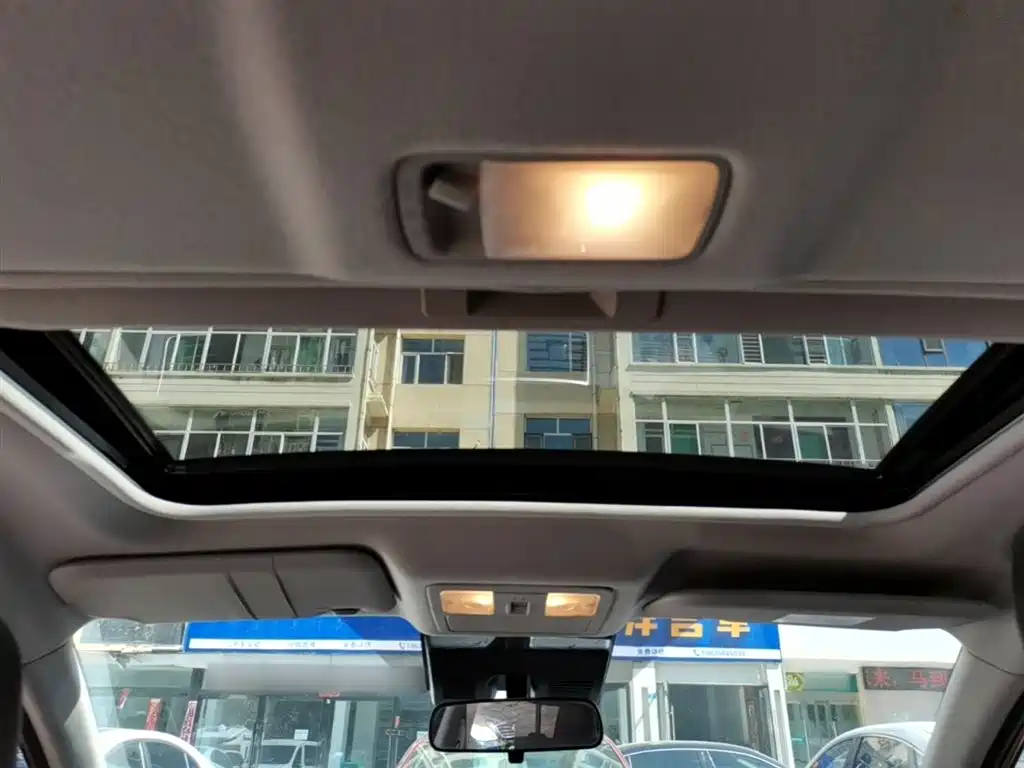 Nissan Tiida, миниатюра 18