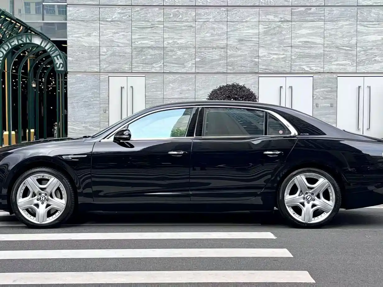 Bentley Flying Spur 2015 6.0T W12 Mulliner фото 3