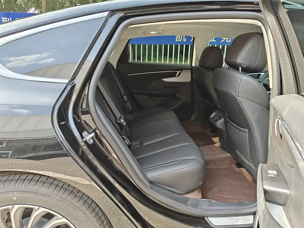 BUICK LACROSSE