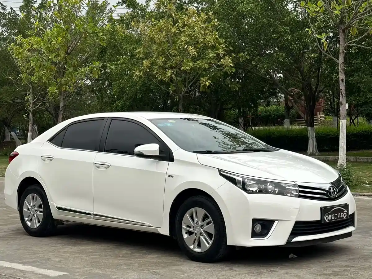 Toyota Corolla 2017 Facelift 1.6L S-CVT GL фото 2