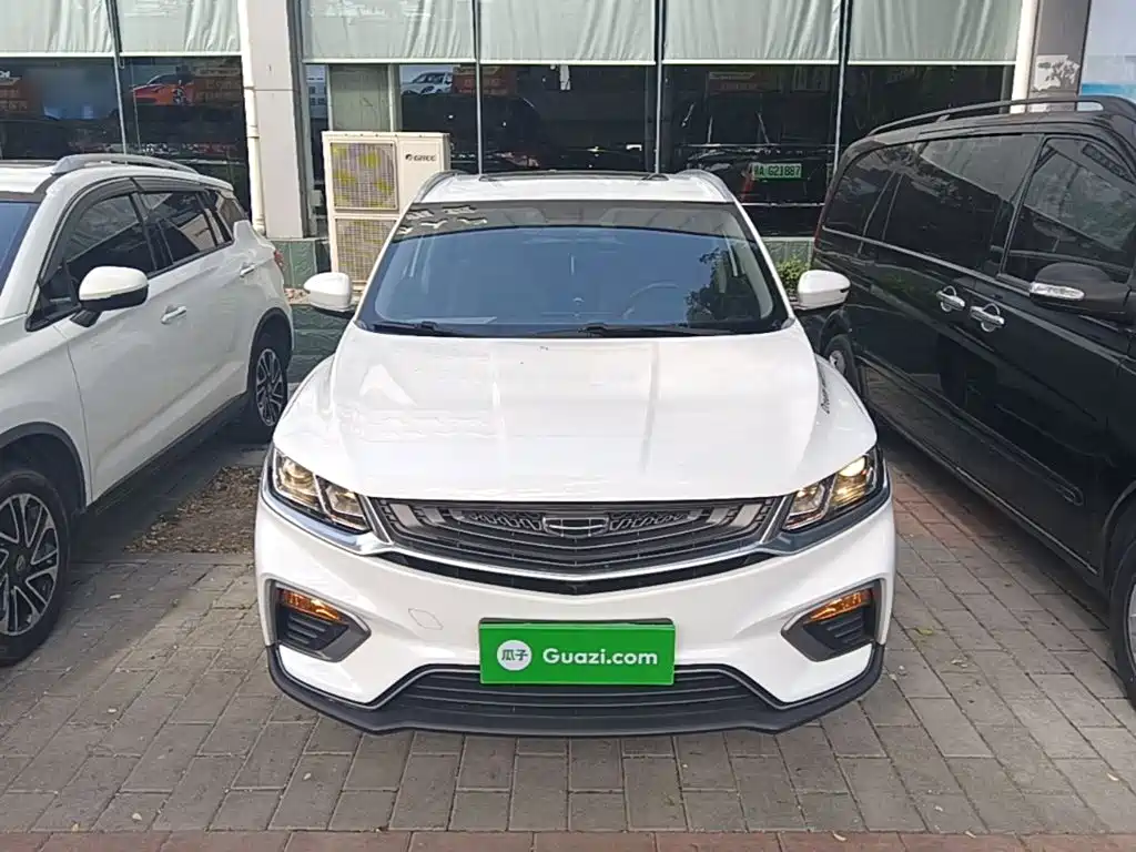 Фото 3 - Geely Coolray