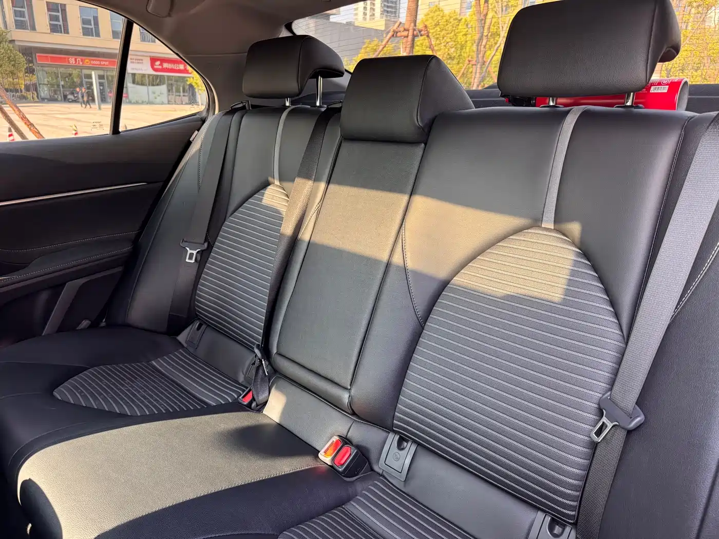 Toyota Camry 2022 2.0S Knight Edition фото 25