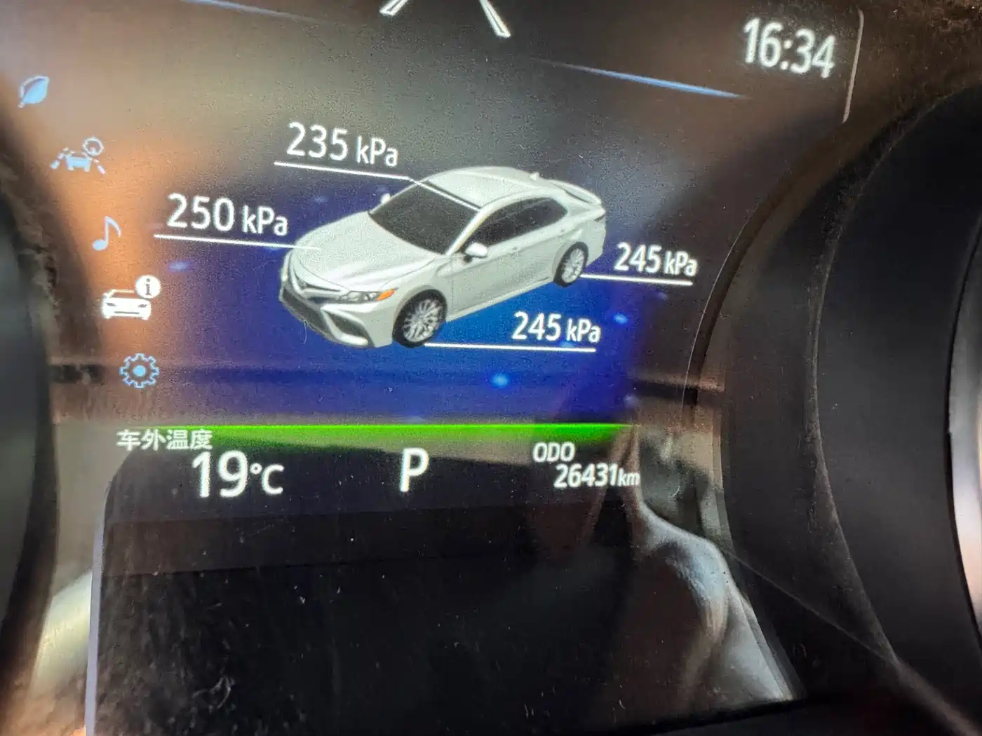 Toyota Camry 2022 2.0S Knight Edition фото 18