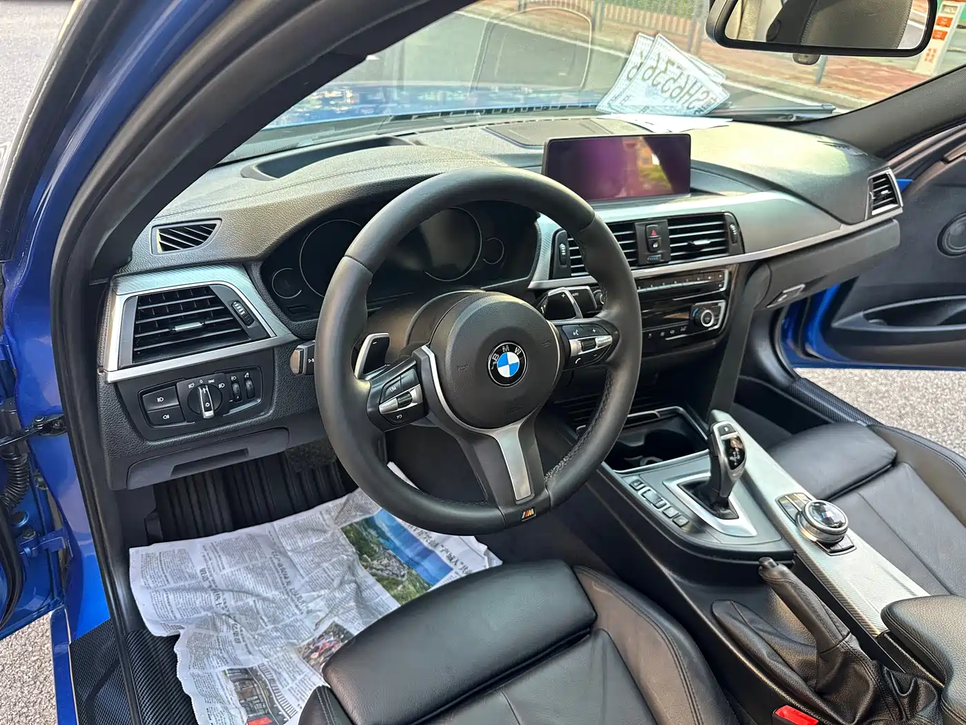 BMW 3 Series 2018 320i M Sport Black Night Edition фото 11