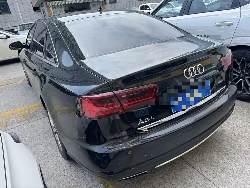 Фото 5 - Audi A6L