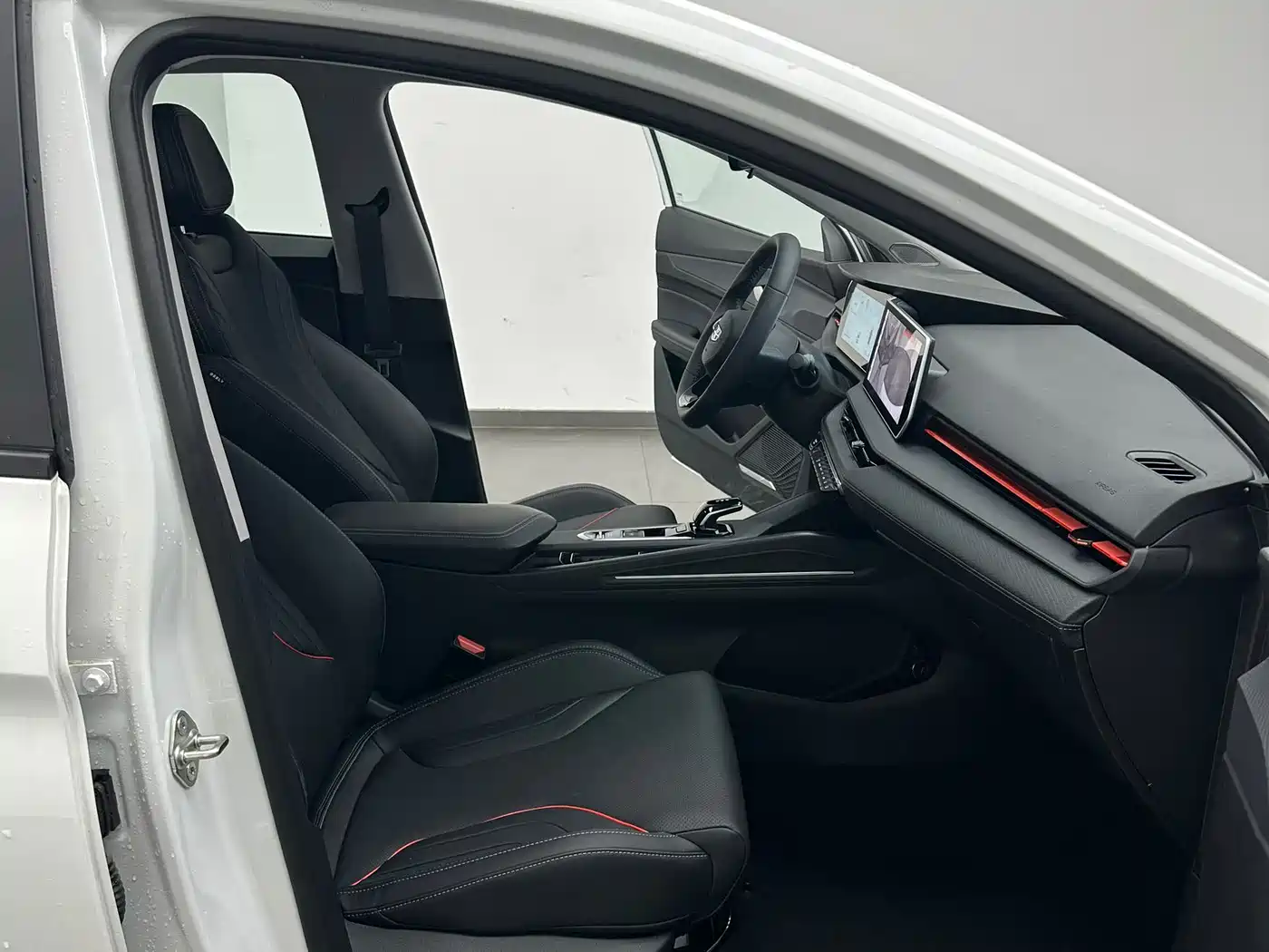 GEELY AUTOMOBILE BINRUI