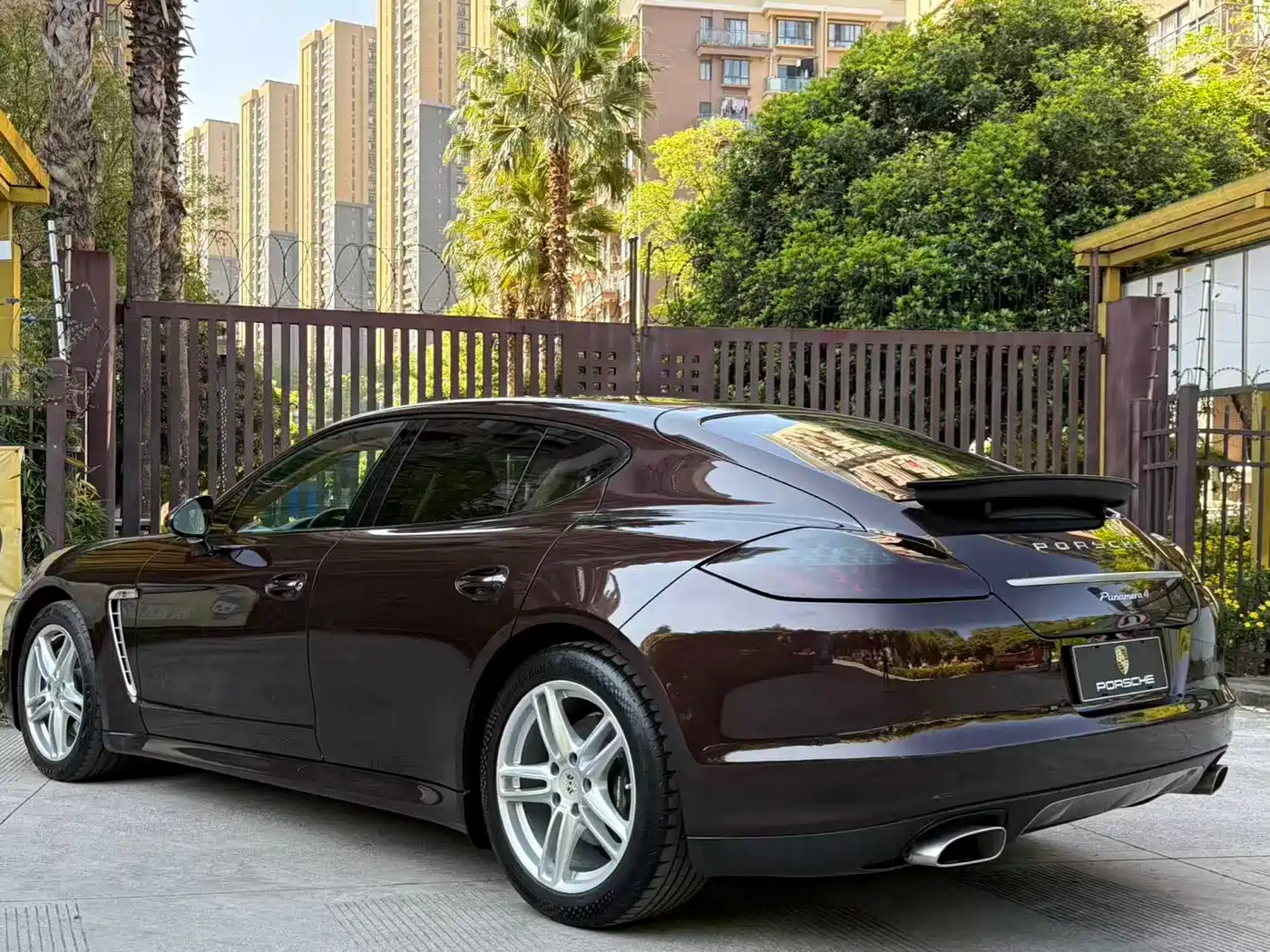 Porsche Panamera 2013 Panamera 4 Platinum Edition 3.6L фото 38