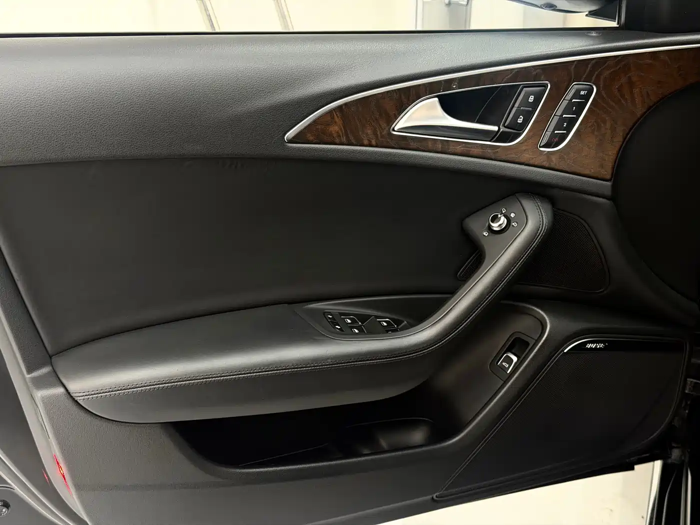Фото 20 - Audi A6L