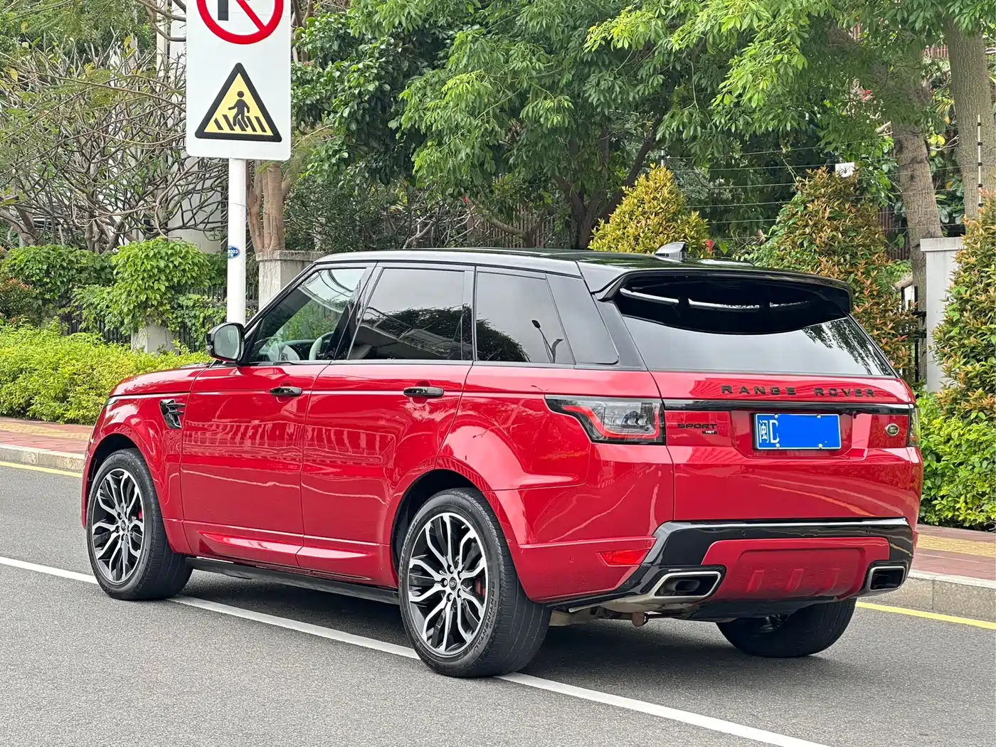 Land Rover Range Rover Sport 2016 3.0 SC V6 HST фото 6