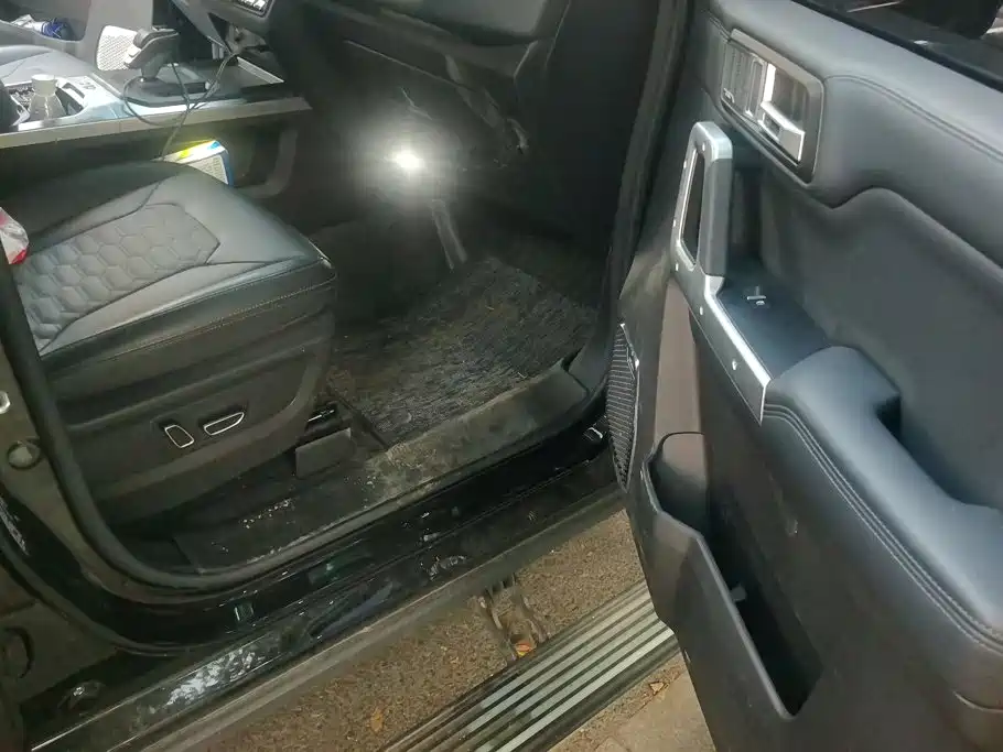 212 T01 2025 2024 2.0T Explorer