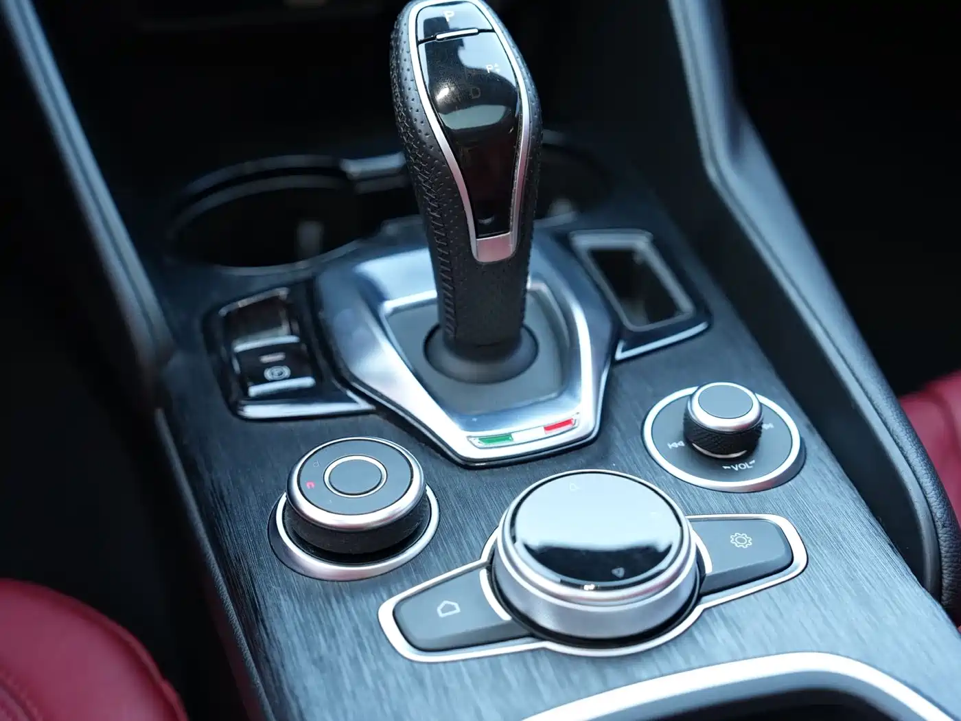 Alfa Romeo Giulia 2021 2020 2.0T 280HP Luxury Edition