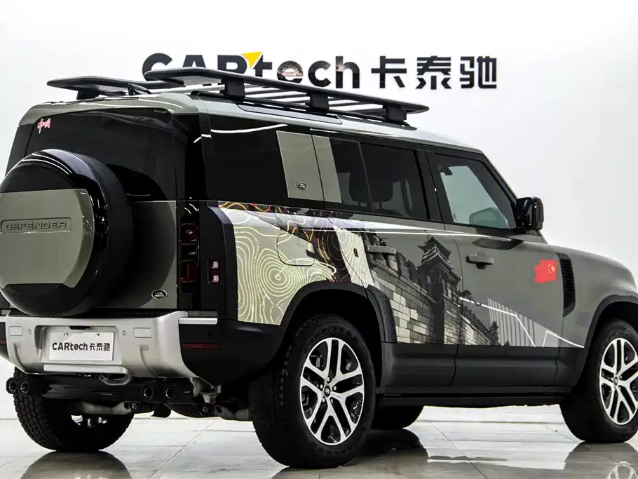 Land Rover Defender 2023 Facelift 110 3.0T P400 Dark Special Edition фото 5