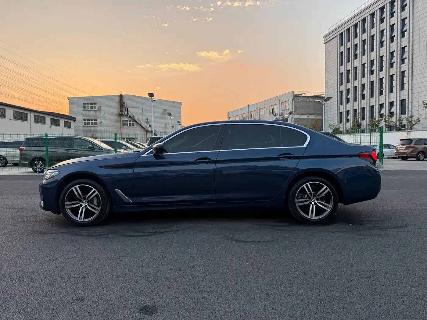 BMW 5 Series 2022 530Li Leading Luxury Package фото 22