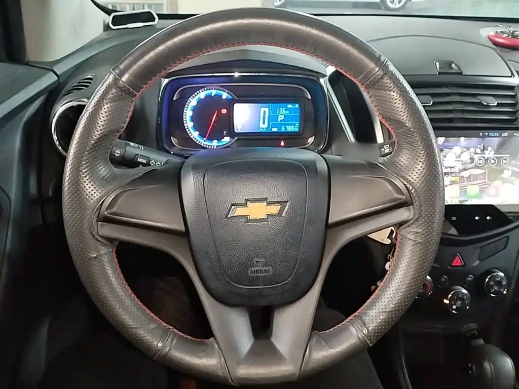 Chevrolet Trax 2016 1.4T Automatic 2WD Comfort Sunroof Edition фото 11