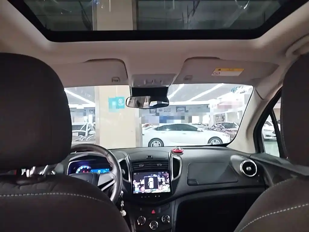 Chevrolet Trax 2016 1.4T Automatic 2WD Comfort Sunroof Edition фото 18