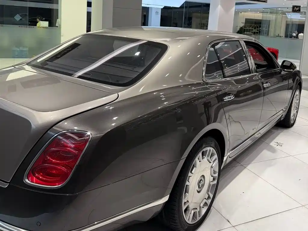 Bentley Mulsanne 2013 6.8T Mulliner Special Edition фото 4