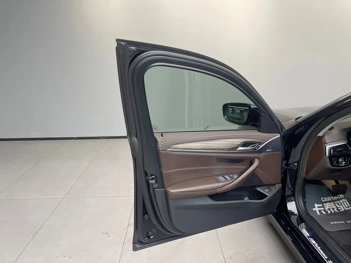 BMW 5 Series 2020 530Li Leading Luxury Package фото 27