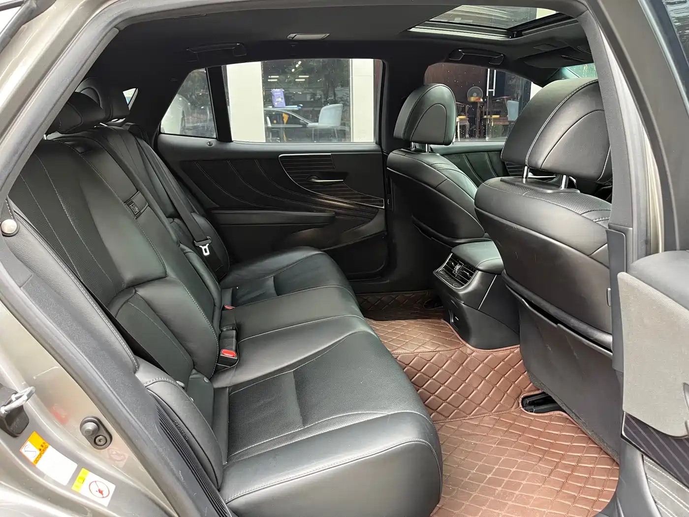 Lexus LS 2018 500h Excellence Edition China V фото 18